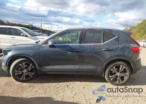 2020 Volvo Xc40 T5 Inscription z USA, uszkodzony, nr VIN YV4162UL6L2210675